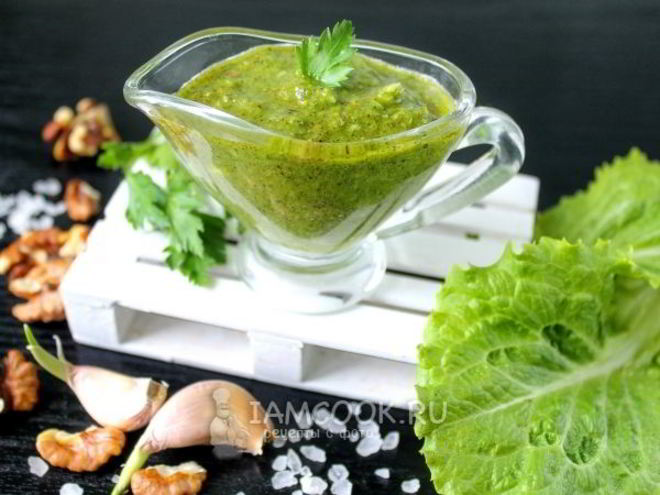 Рецепт бюджетного соуса песто