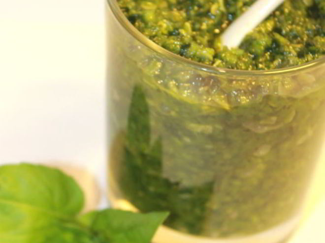 Рецепт чесночно-базиликового песто