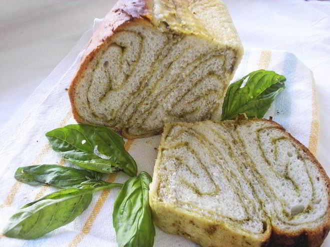 Рецепт хлеба с соусом песто