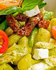 Паста лумакони с соусом песто