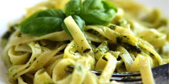 Паста с соусом песто