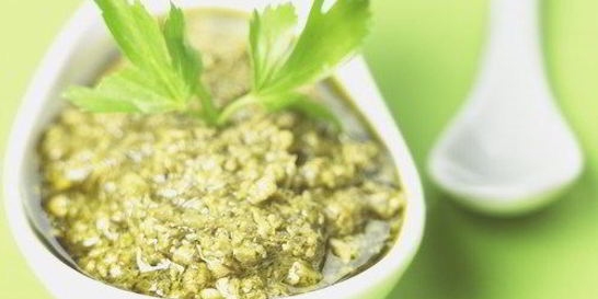 Песто из тыквенных семечек, петрушки и пармезана