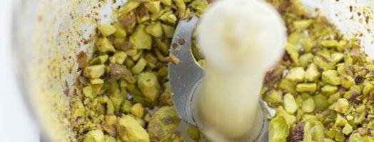 песто из зеленого горошка с мятой и фисташками. Шаг 4