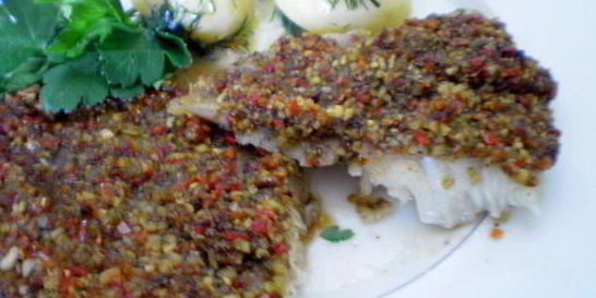 Рыба запеченная с соусом песто
