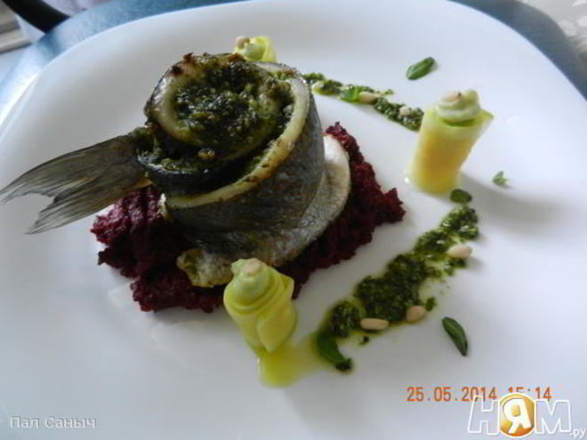 Рецепт сибаса, запеченого с соусом песто