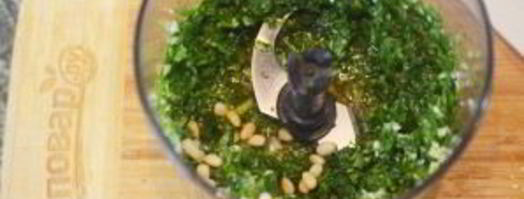 сосиски-гриль с соусом песто из руколлы. Шаг 4