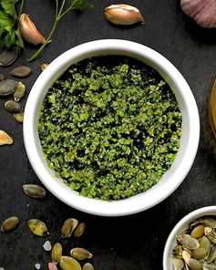 Соус песто с тыквенными семечками