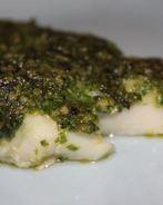 Треска под соусом песто