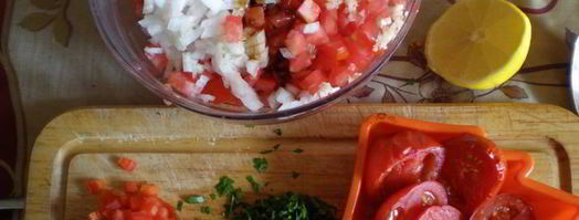 рыба запеченная, картошечка и соус сальса. Шаг 3