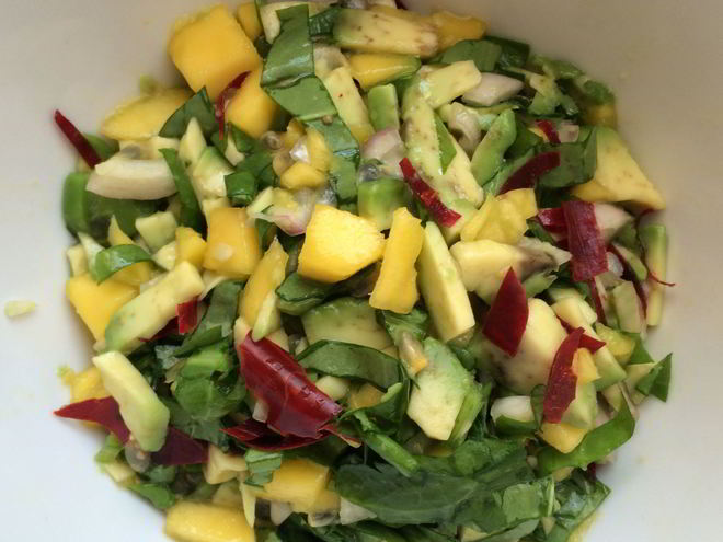 Рецепт сальсы из манго, авокадо со щавелем с заправкой из маракуйи