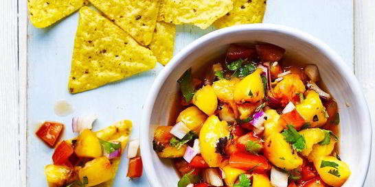 Сальса из персиков на гриле