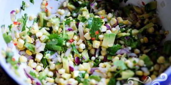 Сальса из свежей кукурузы и авокадо