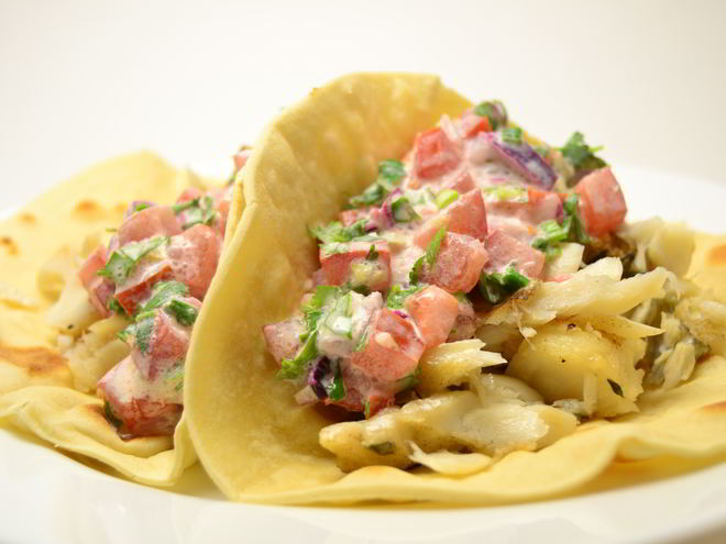 Рецепт тако с жареной треской и соусом сальса