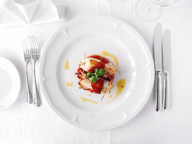 Рецепт фаршированных кальмаров на тартаре из томатов