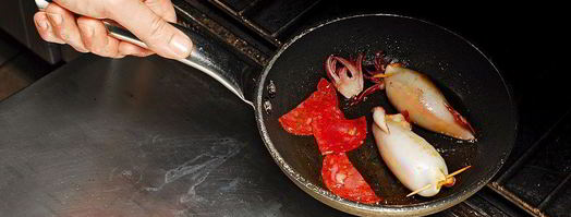 фаршированные кальмары на тартаре из томатов. Шаг 5