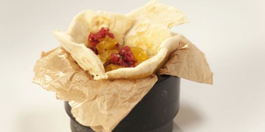 Тартар из говядины с апельсиновым мармеладом