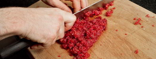 тартар из говядины с каперсами. Шаг 4