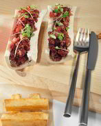 Тартар из говядины с тройной картошкой