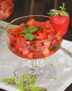 Тартар из клубники и помидоров