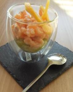 Тартар из лосося и лука-порея