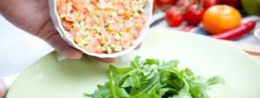 тартар из лосося с авокадо. Шаг 13