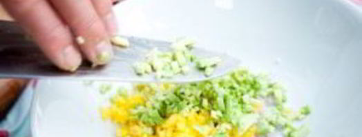 тартар из лосося с авокадо. Шаг 6