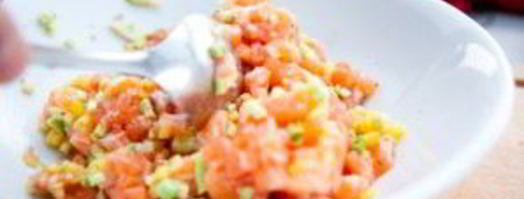 тартар из лосося с авокадо. Шаг 11