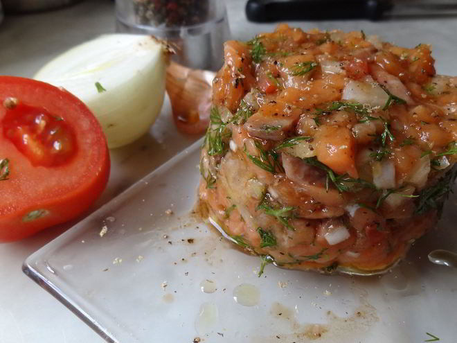 Рецепт тартара из лосося с помидорами