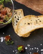 Тартар из мраморной говядины с соусом васаби