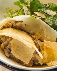 Тартар из шампиньонов с картофелем и кислицей