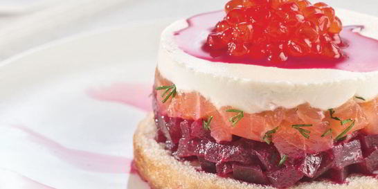 Тартар из свеклы и форели с красной икрой