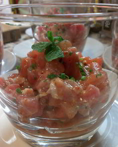 Тартар из тунца с арбузом