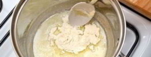 молочно-сырный соус. Шаг 3