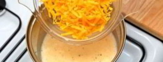 молочно-сырный соус. Шаг 6