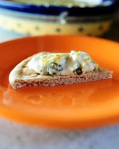 Сырный соус с артишоками и шпинатом