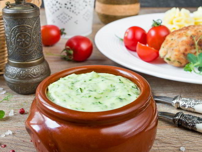 Рецепт сырного соуса со шпинатом