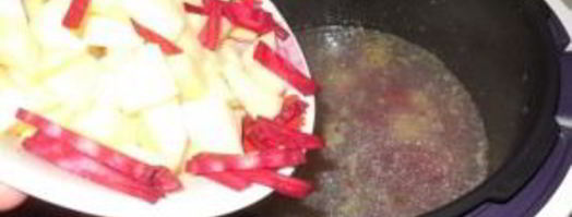 борщ в мультиварке со щавелем. Шаг 10