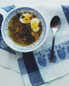 Зеленый борщ со щавелем