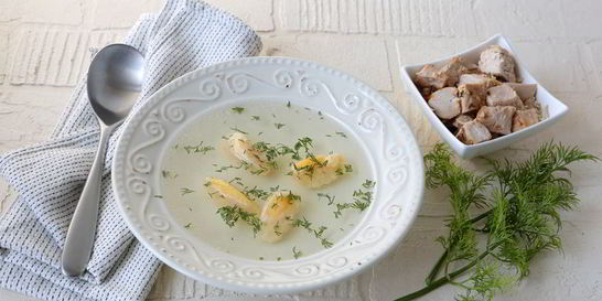 Бульон из цесарки с яичными клецками