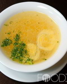 Бульон с яйцом