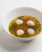 Диетический овощной бульон с фрикадельками