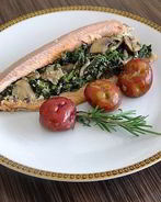 Форель со шпинатом в овощном бульоне