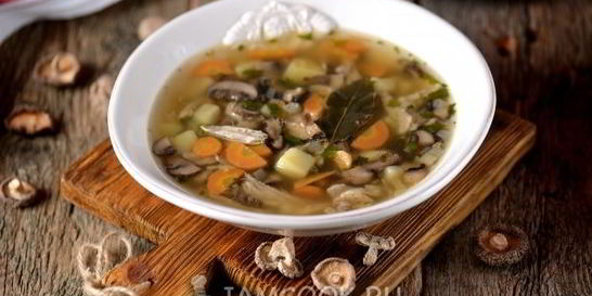 Грибной суп на курином бульоне