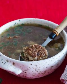 Мясной бульон с белыми грибами и фрикадельками из индейки