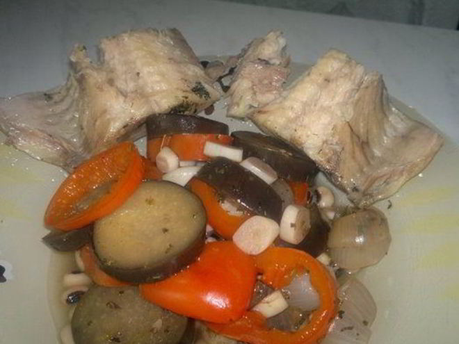 Рецепт сома в мятном бульоне и фасоль с овощами