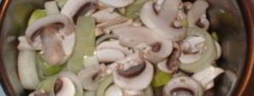 весенний бульон с грибами. Шаг 17
