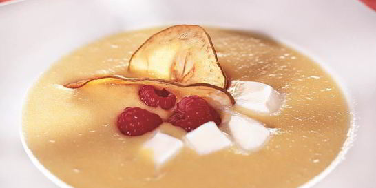 Фруктовый суп с пломбиром