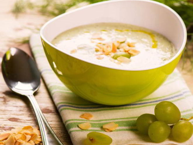 Рецепт белого гаспачо с виноградом