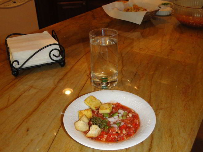 Рецепт гаспачо с чесночными гренками