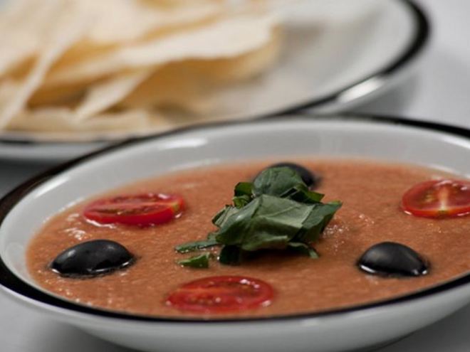 Рецепт гаспачо с пшеничными чипсами